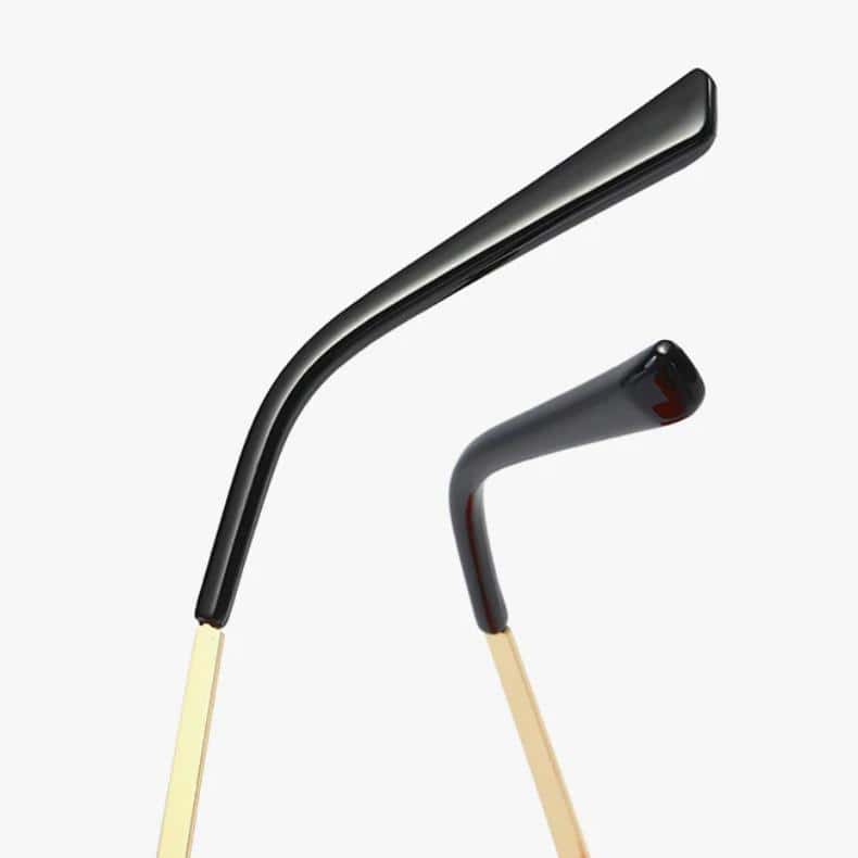 Optical glasses and accessories for all needs.