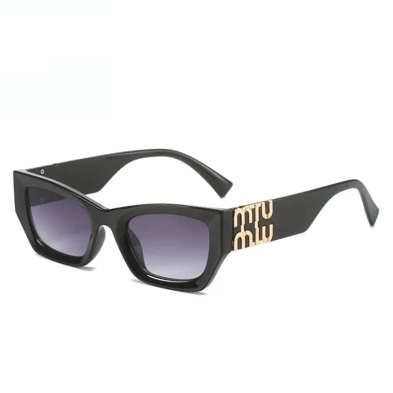 Fashionable black sunglasses with gradient lenses and bold logo accents, perfect for stylish eyewear needs.