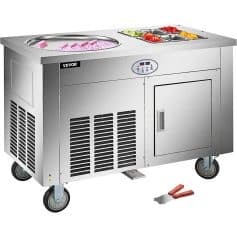 Commercial stainless steel ice cream machine with built-in refrigeration for frozen desserts and gelato. Perfect for cafes, restaurants, and dessert shops.
