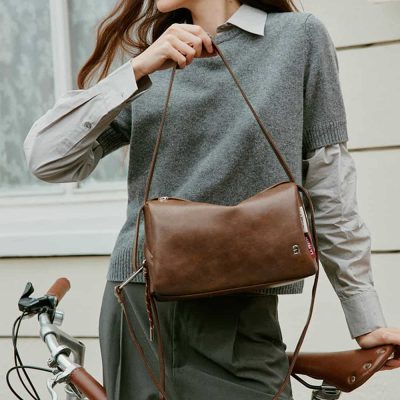 Luxury leather handbag, stylish women's shoulder bag for fashion and everyday use at Monalisa Store.