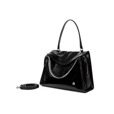 Black leather handbag with detachable strap, stylish and spacious for women’s accessories and essentials. Perfect for daily use or elegant occasions.