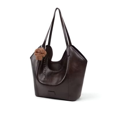 Luxury women's leather tote bag with stylish design and spacious interior, perfect for daily use and fashion-forward appearance.