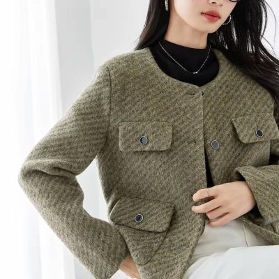 Luxury women’s wool blazer with pockets, stylish office wear, Monalisa Store fashion collection.