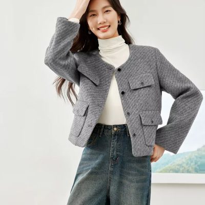 Soft gray wool blazer with patch pockets and tailored fit, perfect for sophisticated office wear or casual outings, featured on Monalisa Store's online fashion collection.