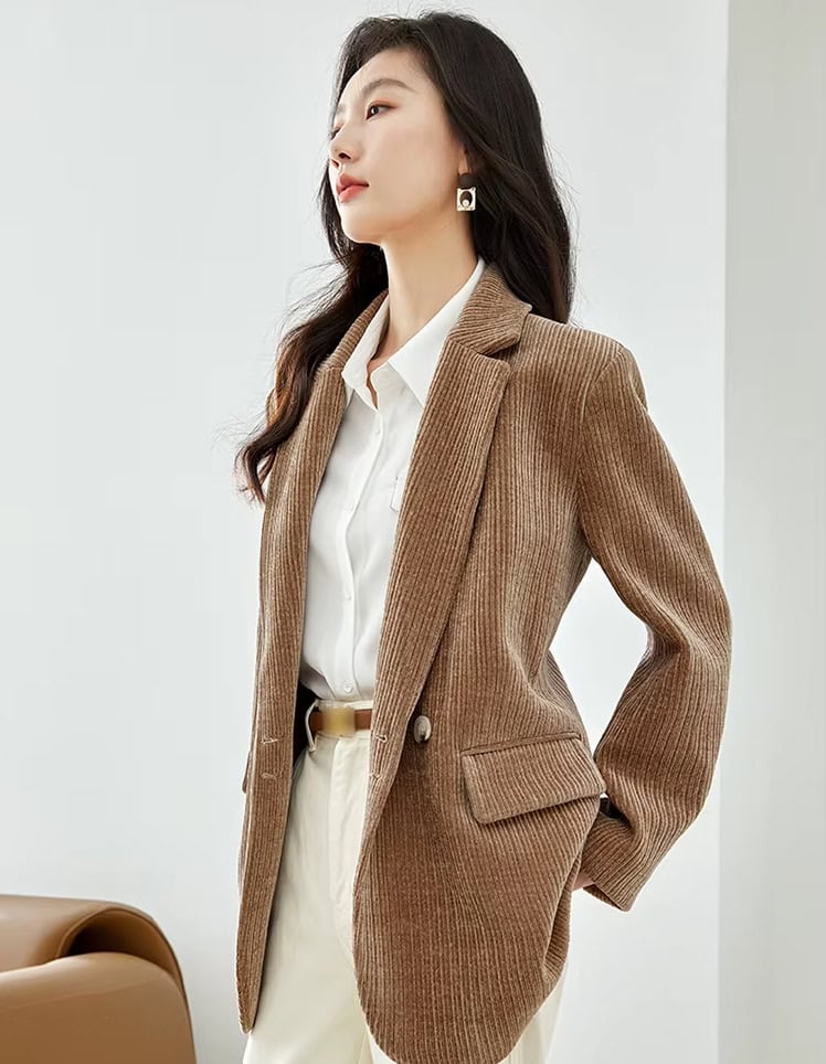 Luxury women's blazer, tailored fit, stylish and professional, perfect for office or casual wear from Monalisa Store.