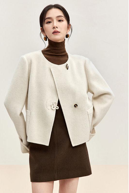 Elegant women's wool coat, perfect for fall and winter fashion, with a stylish design and comfortable fit, available at Monalisa Store.