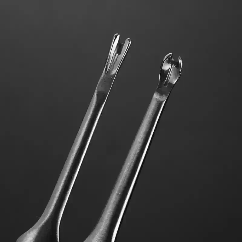 Stainless steel eyelash curlers for eyelash extension and eyelash extension tools, professional grooming equipment for beauty salons and personal use.