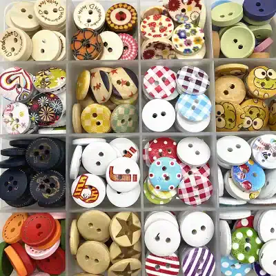 Buttons with colorful designs and patterns, perfect for sewing, crafting, and DIY projects, available at Monalisa Store for fashion and accessory enthusiasts.