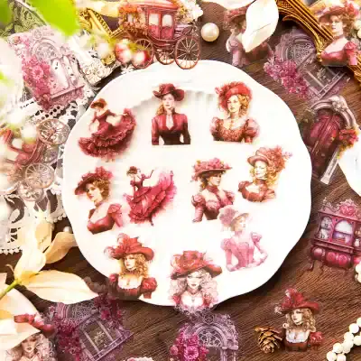 Romantic vintage lady brooches and accessories, Victorian style jewelry, Victorian lady portrait pins, antique-inspired costume jewelry, Monalisa Store vintage jewelry collection.