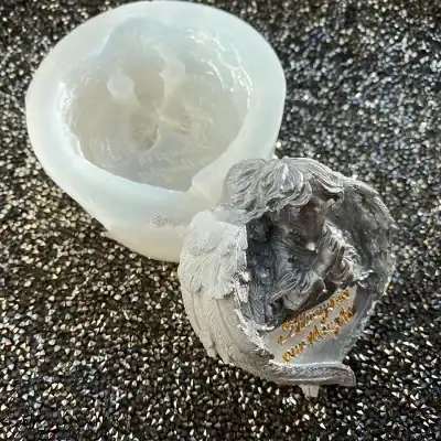 White skull-shaped soap with “Monalisa Medical” engraved, detailed lion head soap sculpture, premium skincare and aesthetic products from Monalisa Medical Store for beauty and wellness enthusiasts.