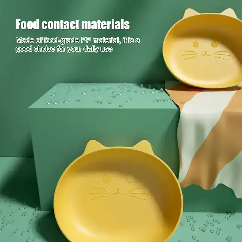 Cat-shaped contact lens cases in yellow, with playful and cute design, ideal for eye care and contact lens storage, perfect for contact lens users at Monalisa Store.