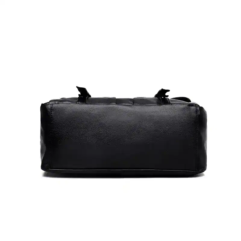 Black leather handbag for women’s fashion and accessories, stylish and versatile bag perfect for daily use and travel. Elegant design suitable for all occasions.