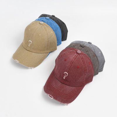 Casual baseball caps in various colors including beige, blue, black, gray, and red, displayed on a plain white background, perfect for stylish everyday wear.
