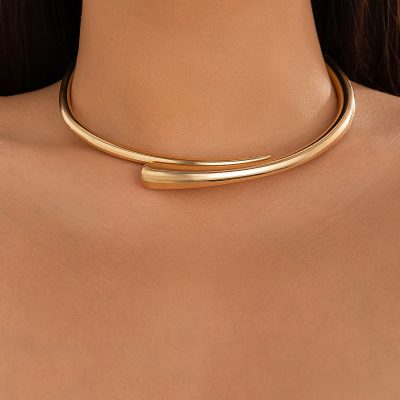 Elegant gold choker necklace, stylish jewelry accessory for women, perfect for enhancing your fashion look. Monalisa Store offers premium jewelry pieces for all occasions.