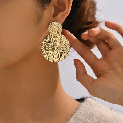 Golden geometric earrings, stylish jewelry for women, fashion accessories, Monalisa Store.
