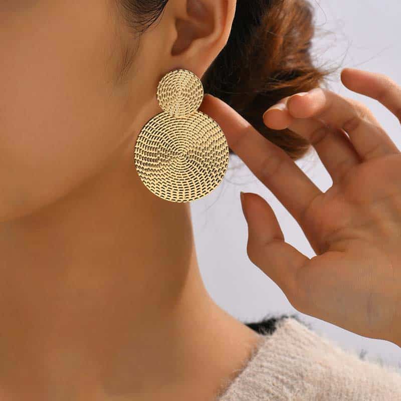 Golden geometric earrings, stylish jewelry for women, fashion accessories, Monalisa Store.