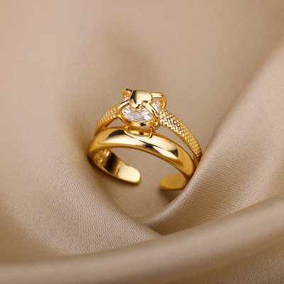 Elegant gold heart-shaped ring with sparkling cubic zirconia, perfect for women’s jewelry collection or special occasions.