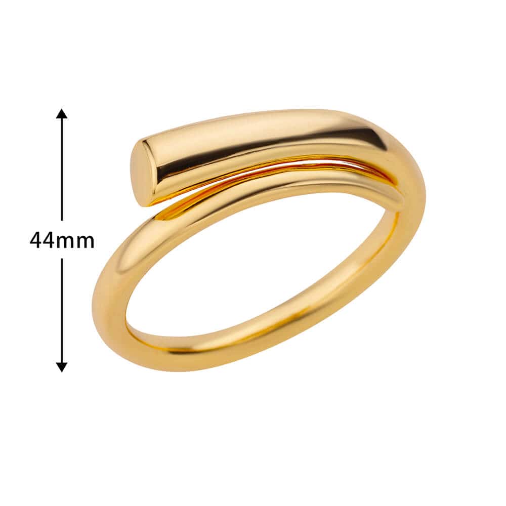 Elegant gold ring with a sleek, modern design showcasing high-quality craftsmanship, perfect for stylish accessories and jewelry collections.