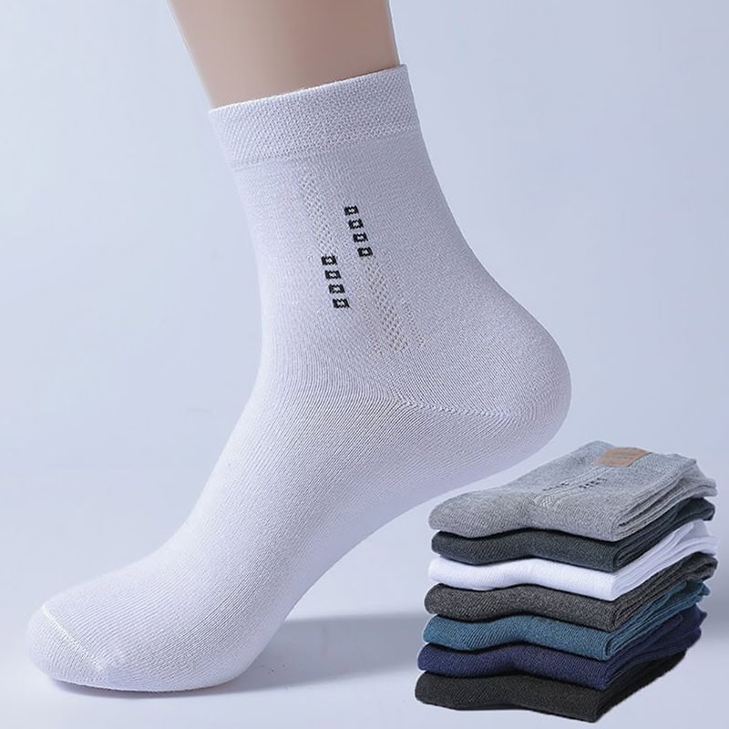 Thin, breathable ankle socks for men and women, moisture-wicking sports socks, white, black, grey options, perfect for athletic and everyday wear.
