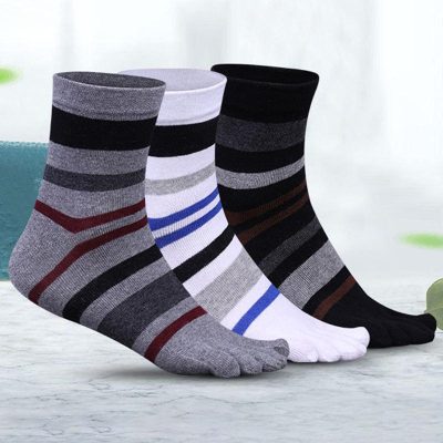 Multicolored striped ankle socks for men and women, comfortable casual everyday wear, perfect for sports and outdoor activities.