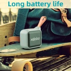 Wireless portable speaker with long battery life for outdoor activities and travel.