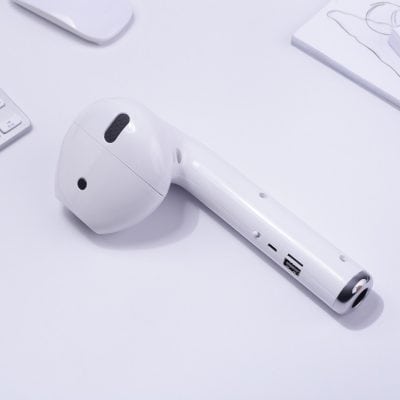 Wireless handheld device for optometry assessments, with USB ports and a sleek design, used for precise vision testing in clinical settings.