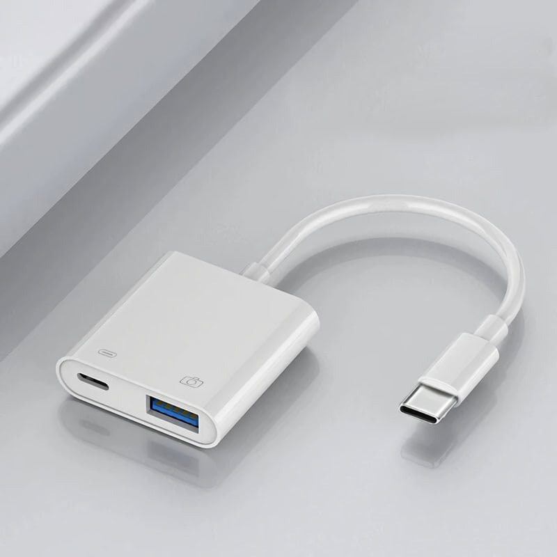USB-C to USB-A hub adapter for smartphones and tablets, ideal for data transfer and device connection.