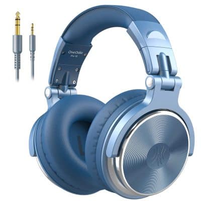 Wireless Bluetooth headphones with detachable audio jack for professional and casual listening.