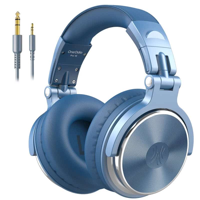 Wireless Bluetooth headphones with detachable audio jack for professional and casual listening.