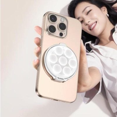 Wireless phone grip with LED light for enhanced phone stability and style, ideal for selfies and video calls. Perfect for tech enthusiasts and smartphone users seeking functional accessories.