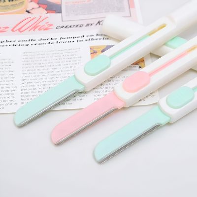 Disposable eyelash extension tweezers with pastel pink, mint green, and baby blue handles, ideal for professional lash extension application.