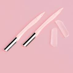 Disposable pink razors for women, with replaceable blade cartridges and transparent protective covers on a pink background. Perfect for skincare and beauty routines.