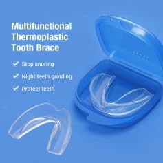 Clear thermoplastic dental night guard in a blue case, designed to stop snoring, reduce teeth grinding, and protect teeth during sleep. Perfect for sleep apnea and dental health.