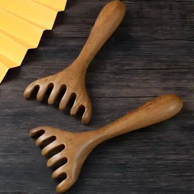 Natural wooden massage scalp combs for hair care and scalp massage, made of eco-friendly bamboo, ideal for stimulating blood circulation and promoting healthy hair growth.