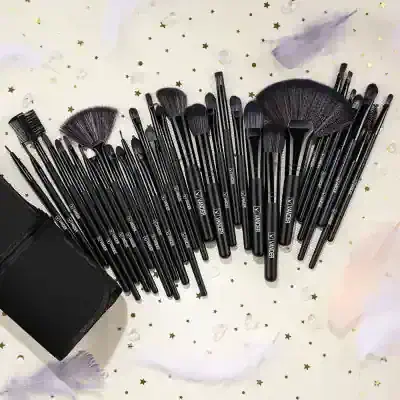 Professional makeup brush set with black handles, variety of brush types, ideal for beauty salons and makeup artists. Perfect for creating flawless makeup looks and cosmetic application.