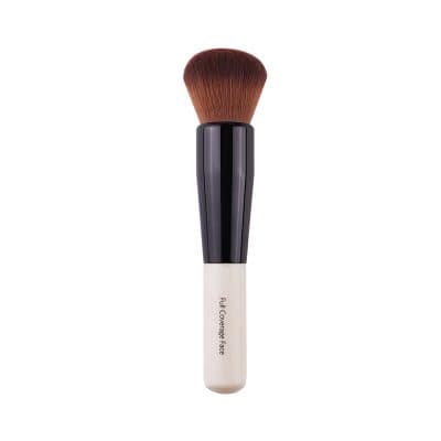 Soft angled makeup brush for precision face contouring and blending, ideal for foundation, blush, and highlighter application. Perfect for achieving a flawless complexion.