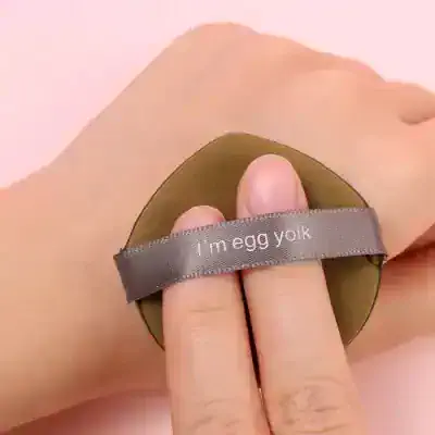 Eggshell-shaped cosmetic product with