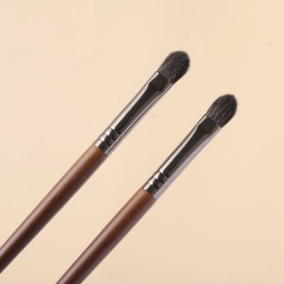 Premium makeup brushes with wooden handles and soft bristles for flawless application, available at Monalisa Store for beauty enthusiasts.