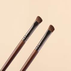 Soft-bristle makeup brushes for professional cosmetic application and skincare routines. Perfect for eyeshadow, blending, and face makeup. High-quality, stylish, and designed for beauty enthusiasts.