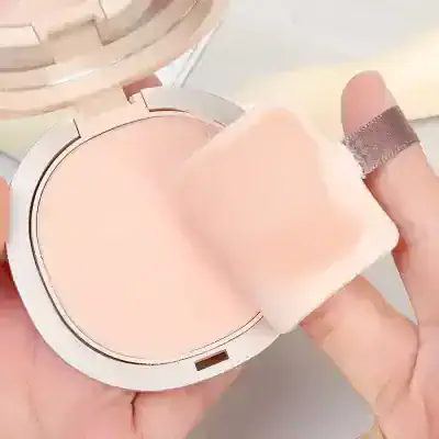 Flawless BB cream compact with soft sponge applicator, perfect for smooth, even skin coverage, online at Monalisa Store for premium beauty and skincare products.