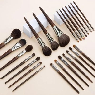 Premium makeup brushes set for professional beauty applications, including foundation, eyeshadow, and contour tools, perfect for a flawless finish.