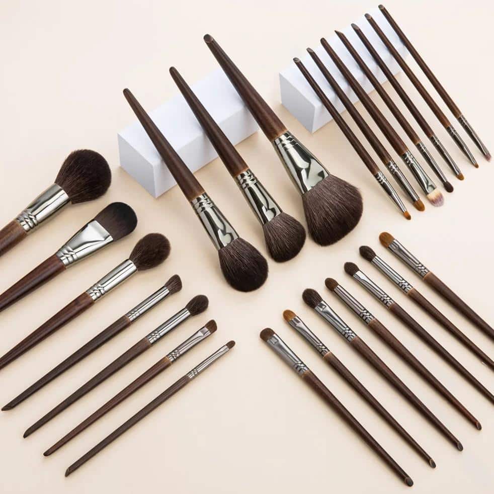 Premium makeup brushes set for professional beauty applications, including foundation, eyeshadow, and contour tools, perfect for a flawless finish.
