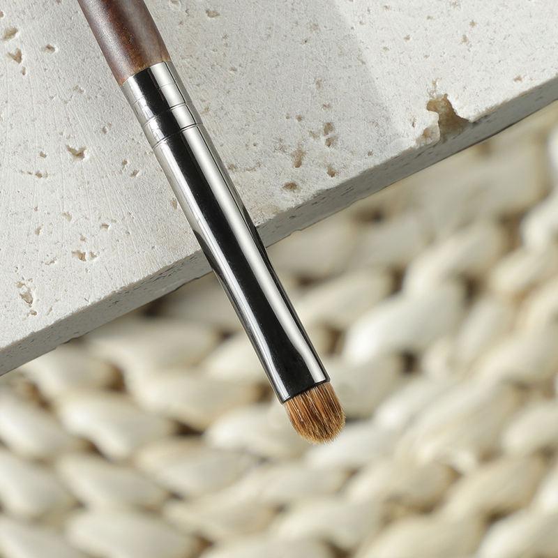 Shaving brush, close-up image of a grooming brush for men and women, beauty, skincare, personal care, Monalisa Store, elegance, hygiene, high-quality grooming tools, luxury personal grooming products, skincare accessories, premium shaving and grooming supplies.