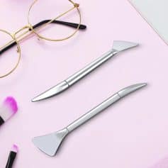 Precision eyelash extension tools with stainless steel handles for professional lash artists. Ideal for shaping and separating eyelashes during eyelash extension procedures.