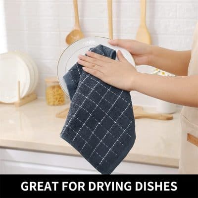 Silk drying towel for kitchen dish drying, absorbent and gentle, ideal for drying dishes and glassware. Perfect for maintaining spotless and streak-free dishes and utensils in a modern kitchen.