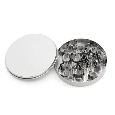 Stainless steel cookie cutter set with various shapes, ideal for baking and cake decorating. Durable, reusable, and perfect for creating fun cookies and themed treats.