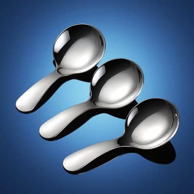 Stainless steel ice cream scoops with ergonomic handles, perfect for serving desserts at Monalisa Medical Store. Durable and easy to use for efficient dessert presentation.