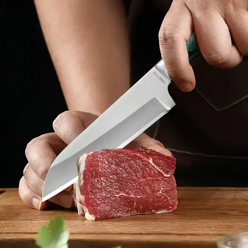 JuiceChef Chef's Knife with Ergonomic Handle for Precise Meat Cutting, Ideal for Steak and Beef Preparation.
