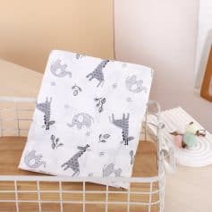 Giraffe-themed baby muslin cloth, Monalisa Store, soft and breathable baby blanket, nursery cloth for infants, adorable animal print infant fabric, high-quality baby accessories, baby care essentials, gender-neutral baby blanket, stylish baby textile, Monalisa Medical product, baby gift idea.