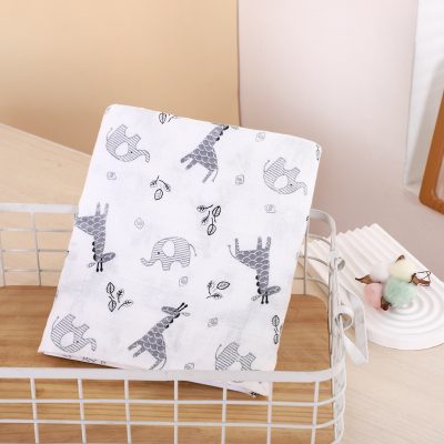Giraffe-themed baby muslin cloth, Monalisa Store, soft and breathable baby blanket, nursery cloth for infants, adorable animal print infant fabric, high-quality baby accessories, baby care essentials, gender-neutral baby blanket, stylish baby textile, Monalisa Medical product, baby gift idea.
